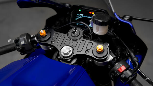 Купити мотоцикл YAMAHA R7 в Україні